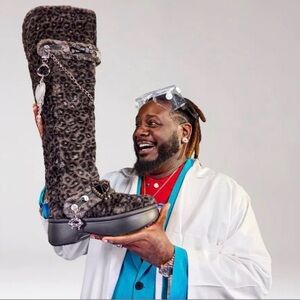 T-Pain x Crocs Wmns Classic Unfurgettable Knee High Boot Leopard size 10 BNIB